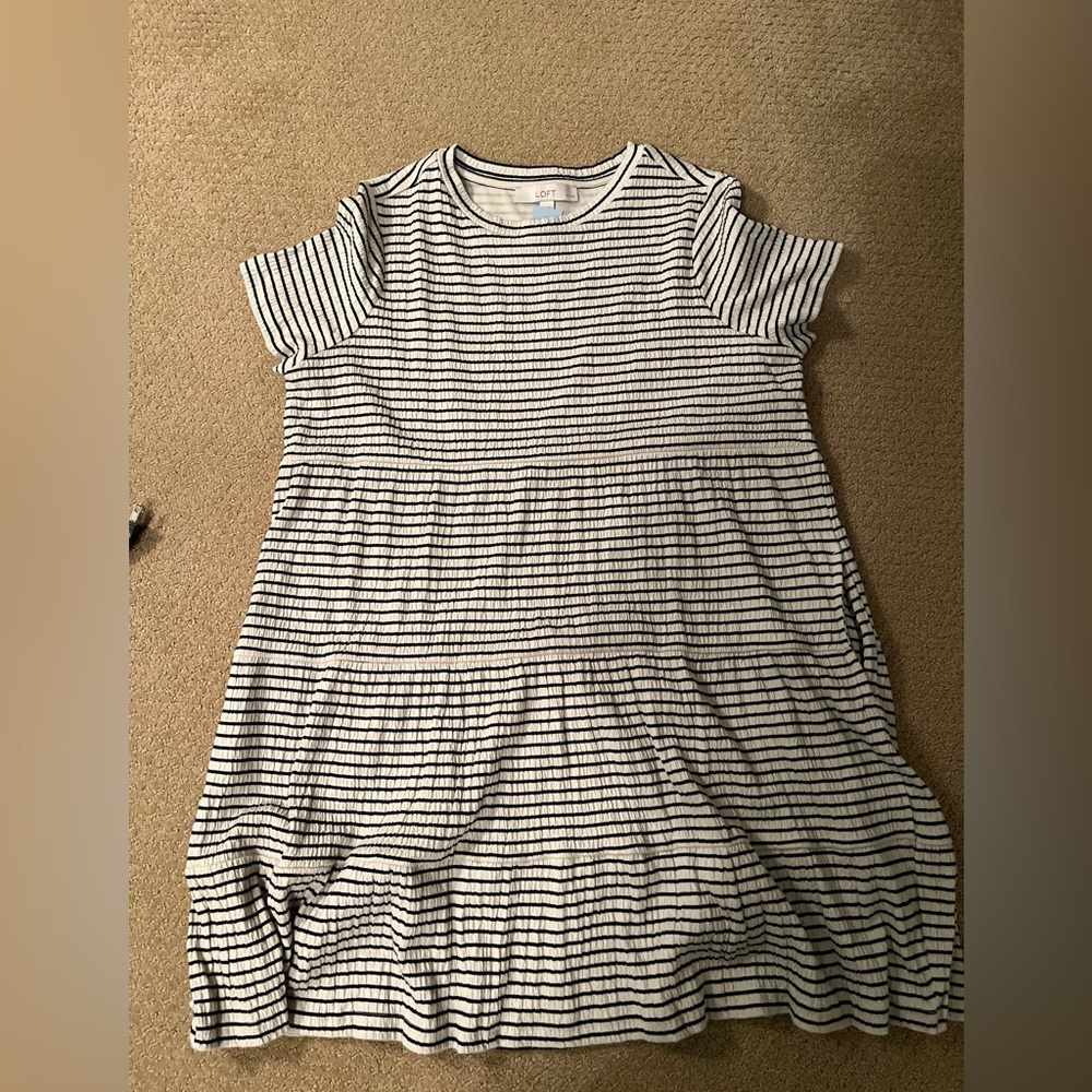 LOFT women’s black and white shift dress